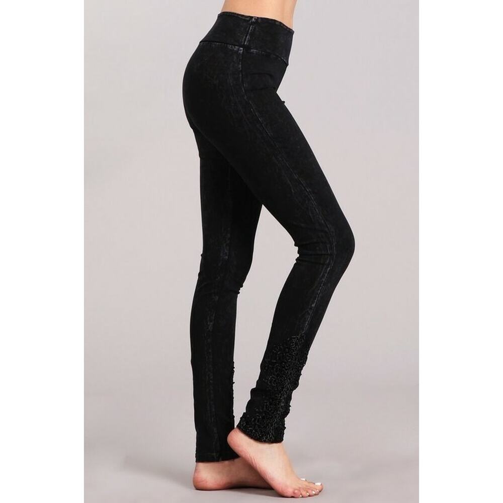 🦋 Chatoyant Crochet Lace Leggings Black Medium🦋